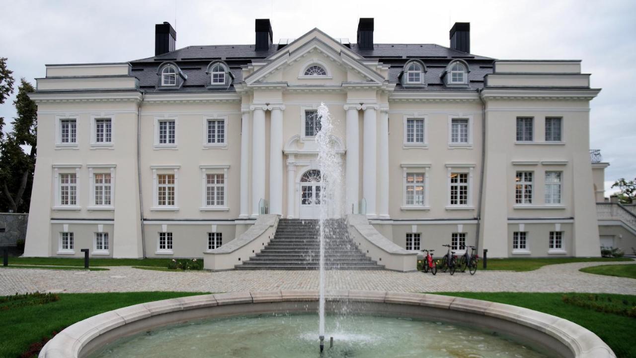 Palac Komierowo Sepolno Krajenskie Exterior photo