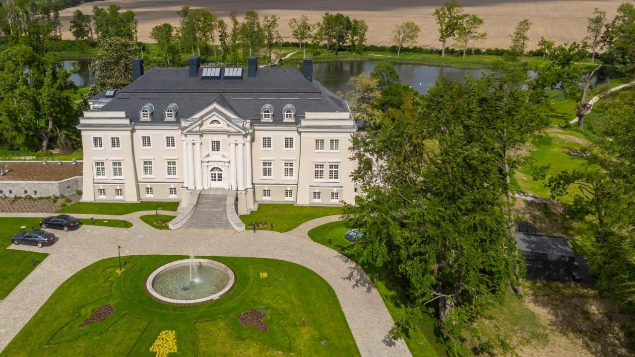 Palac Komierowo Sepolno Krajenskie Exterior photo